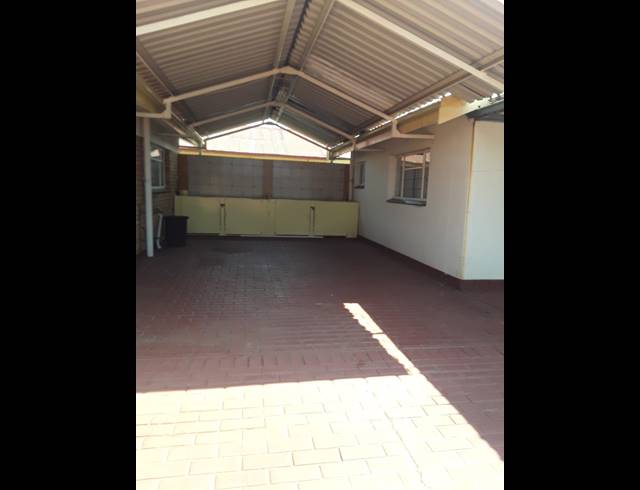3 BEDROOM HOUSE FOR SALE IN LENNOXTON